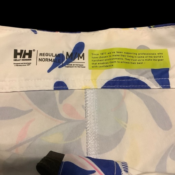 HELLY HANSEN SLING WHITE WITH FLORAL PRINT BOARD SHORTS/ NWT/ Size M - Picture 7 of 10